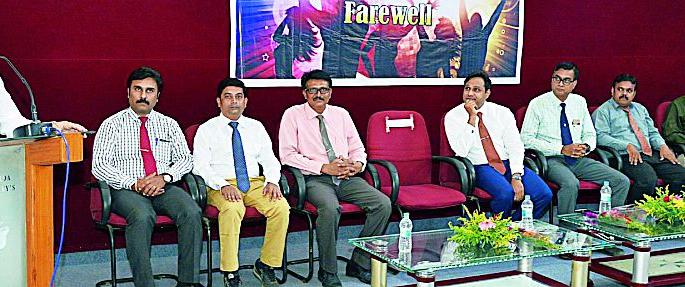 A farewell ceremony at 'JediT' | ‘जेडीआयईटी’मध्ये निरोप समारंभ A farewell ceremony at 'JediT' | ‘जेडीआयईटी’मध्ये निरोप समारंभ