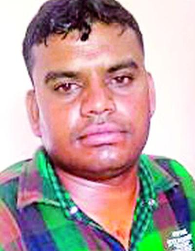 The contractor in the Pusad Panchayat Samiti started firing | पुसद पंचायत समितीत कंत्राटदाराने पेटवून घेतले The contractor in the Pusad Panchayat Samiti started firing | पुसद पंचायत समितीत कंत्राटदाराने पेटवून घेतले