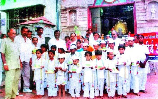 Sunday Caranza Mitigation patient services | रविवार कारंजा मित्रमंडळाची रुग्णसेवा Sunday Caranza Mitigation patient services | रविवार कारंजा मित्रमंडळाची रुग्णसेवा