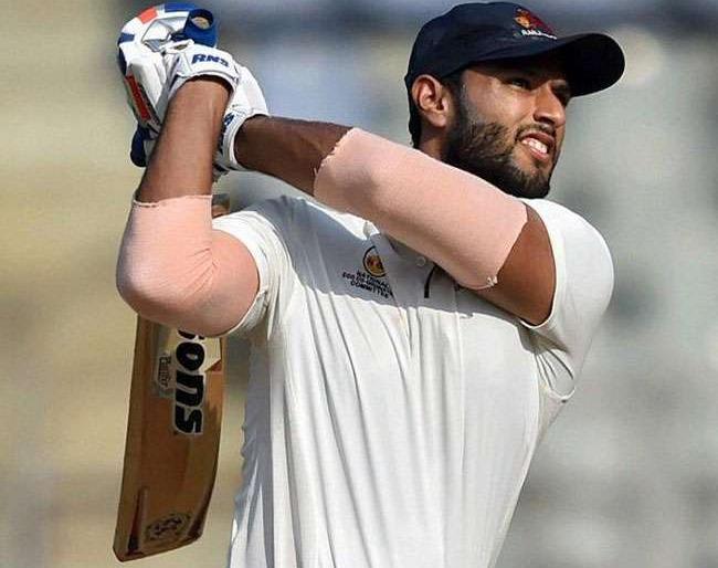 Father throws 500 balls daily to practice; he is now in Team India | पोरानं नाव काढलं! वडिलांनी रोज 500 चेंडू टाकून दिली प्रॅक्टीस; आता झाला टीम इंडियाचा शिलेदार