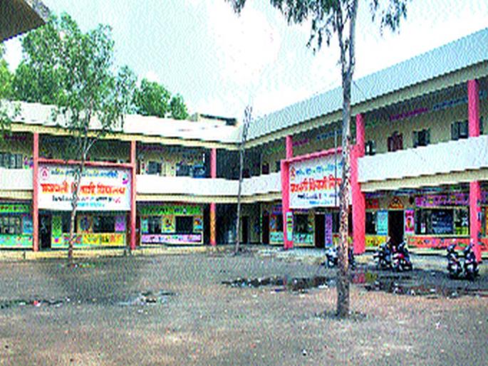 Opposition to the merger of municipal schools | महापालिका शाळांच्या विलीनीकरणास विरोध Opposition to the merger of municipal schools | महापालिका शाळांच्या विलीनीकरणास विरोध
