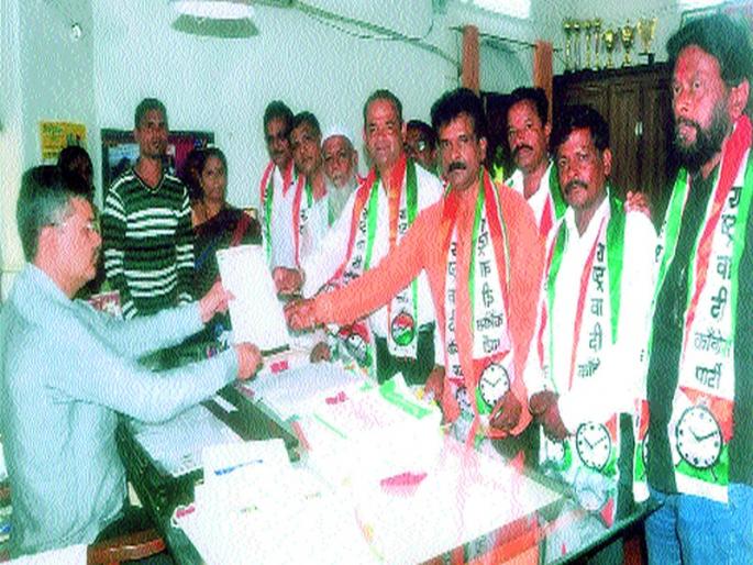 Educational certificates, Seven lifts and delay | शैक्षणिक दाखले, सातबारा उताऱ्यांनाही विलंब Educational certificates, Seven lifts and delay | शैक्षणिक दाखले, सातबारा उताऱ्यांनाही विलंब