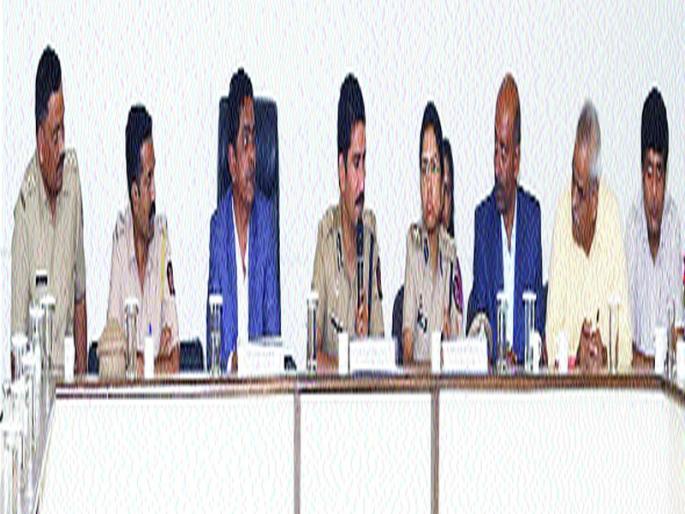 Police Commissioner interacts with entrepreneurs | पोलीस आयुक्तांनी साधला उद्योजकांशी संवाद  Police Commissioner interacts with entrepreneurs | पोलीस आयुक्तांनी साधला उद्योजकांशी संवाद
