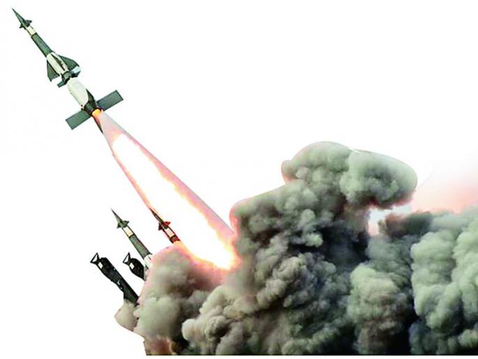 Bomb stay in bunker, ‘ready to eat’ meal | बॉम्बचा थरार बंकरमध्ये राहणे, ‘रेडी टू इट’ जेवण Bomb stay in bunker, ‘ready to eat’ meal | बॉम्बचा थरार बंकरमध्ये राहणे, ‘रेडी टू इट’ जेवण