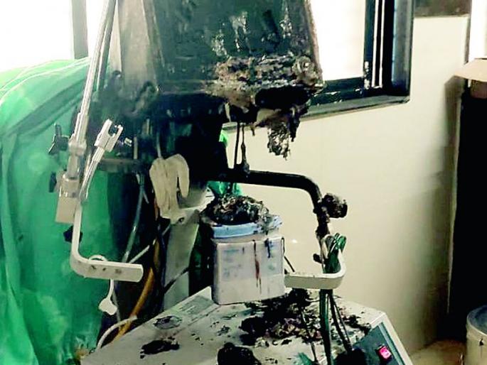 A missed beat of anxiety; Doctors, nurses rush | काळजाचा चुकला ठोका; डॉक्टर, परिचारिकांची धावपळ A missed beat of anxiety; Doctors, nurses rush | काळजाचा चुकला ठोका; डॉक्टर, परिचारिकांची धावपळ