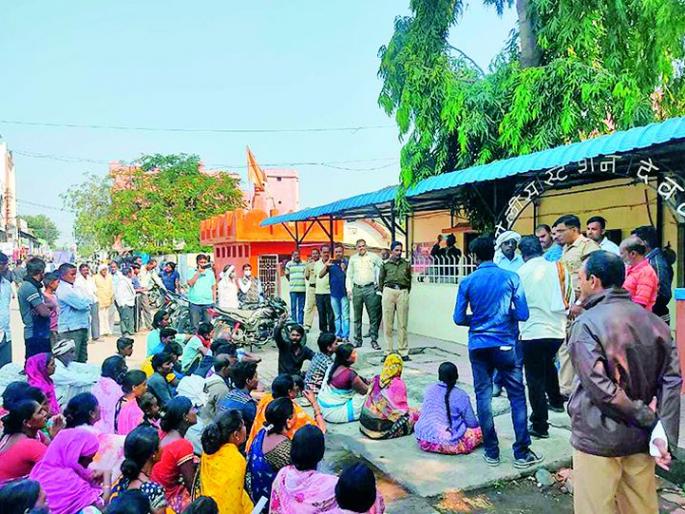Finally, the sand thief corporator of Deoli was arrested | अखेर देवळीच्या वाळूचोर नगरसेवकाला अटक Finally, the sand thief corporator of Deoli was arrested | अखेर देवळीच्या वाळूचोर नगरसेवकाला अटक