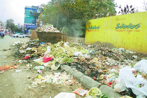 As soon as the criticism was raised in Aurangabad, the 'Nana' activists | औरंगाबादेत टीकेची झोड उठताच ‘नाना’ आंदोलकांकडे