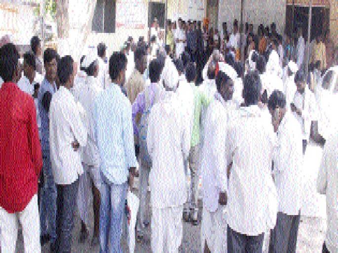 HIV-infected 'silk mathi' | एचआयव्ही बाधितांच्या जुळल्या ‘रेशीमगाठी’ HIV-infected 'silk mathi' | एचआयव्ही बाधितांच्या जुळल्या ‘रेशीमगाठी’