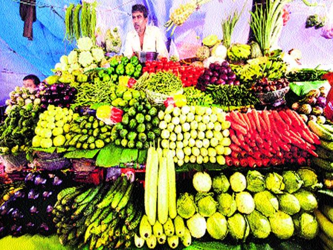 Due to patriarchy, Palebhajya was born in Nashik Agriculture Produce Market Committee | पितृपक्षामुळे  नाशिक कृषी उत्पन्न बाजार समितीत  पालेभाज्या कडाडल्या Due to patriarchy, Palebhajya was born in Nashik Agriculture Produce Market Committee | पितृपक्षामुळे  नाशिक कृषी उत्पन्न बाजार समितीत  पालेभाज्या कडाडल्या