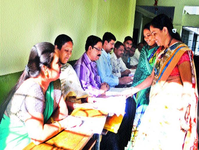 Lessons of the Opposition to voter awareness | मतदार जागृतीकडे नवमतदारांचीच पाठ Lessons of the Opposition to voter awareness | मतदार जागृतीकडे नवमतदारांचीच पाठ