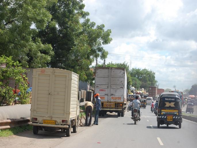  Road jammers will need 'jammers' for obstructing traffic | वाहतुकीला अडथळा ठरणाऱ्या रस्त्यावरील वाहनांना लागणार ‘जॅमर’