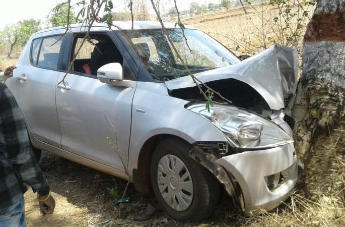 Gadchiroli accident; The boy died on the spot and the parents were injured | गडचिरोलीत अपघात; मुलगा जागीच ठार, आई-वडील जखमी