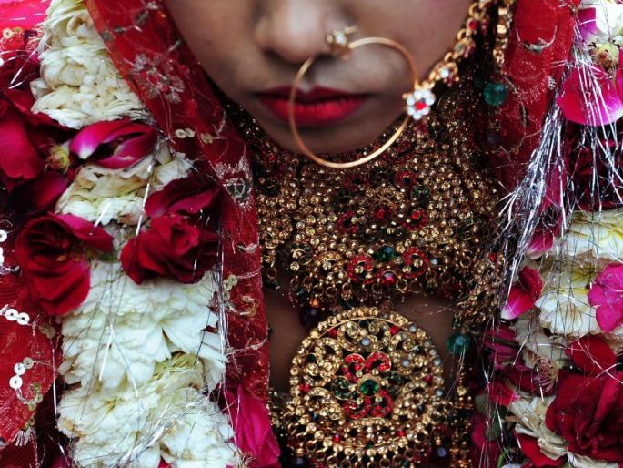 Shocking Mother sold her 14-year-old daughter in Amravati district | धक्कादायक! अमरावती जिल्ह्यात आईने १४ वर्षीय मुलीला विकून लावले लग्न Shocking Mother sold her 14-year-old daughter in Amravati district | धक्कादायक! अमरावती जिल्ह्यात आईने १४ वर्षीय मुलीला विकून लावले लग्न