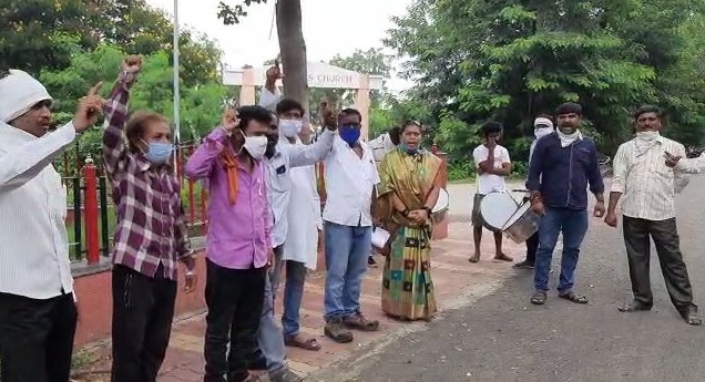 Maratha Kranti Thok Morcha in Amravati | अमरावतीत मराठा क्रांती ठोक मोर्चा; बडविले ढोल