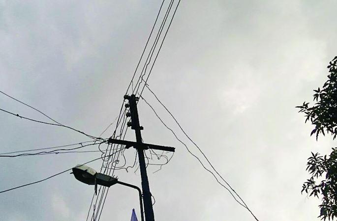 100 Crore Electricity Stolen in second capital of state | उपराजधानीत १०० कोटींची वीज चोरी 100 Crore Electricity Stolen in second capital of state | उपराजधानीत १०० कोटींची वीज चोरी