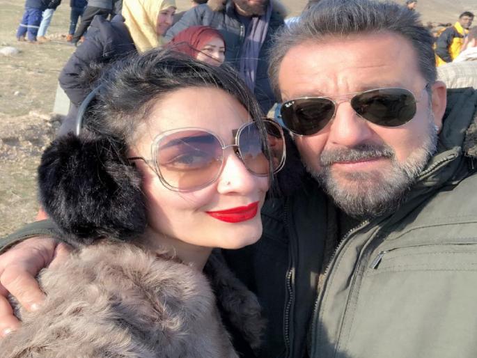sanjay dutt gifts wife rs 100 crore worth four apartments but maanayata dutt returns them know why | संजय दत्तने पत्नी मान्यताला चार फ्लॅट गिफ्ट दिलेत, तिने लागोलाग परत केलेत! sanjay dutt gifts wife rs 100 crore worth four apartments but maanayata dutt returns them know why | संजय दत्तने पत्नी मान्यताला चार फ्लॅट गिफ्ट दिलेत, तिने लागोलाग परत केलेत!