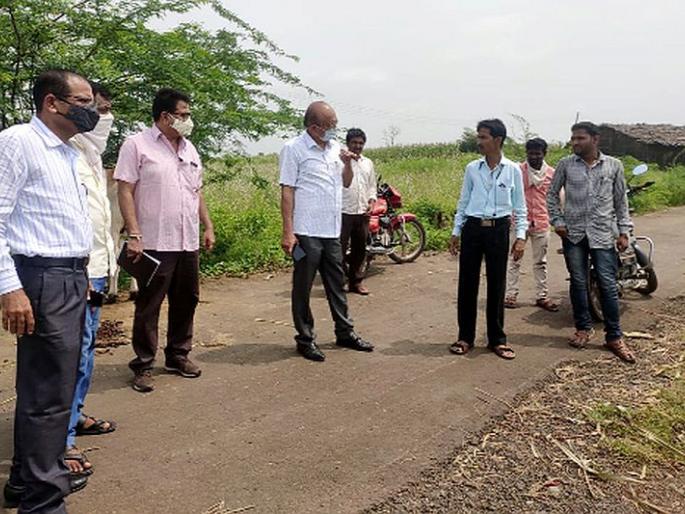 Authorities could not find the paved road | तयार केलेला रस्ता अधिकाऱ्यांना सापडेना Authorities could not find the paved road | तयार केलेला रस्ता अधिकाऱ्यांना सापडेना