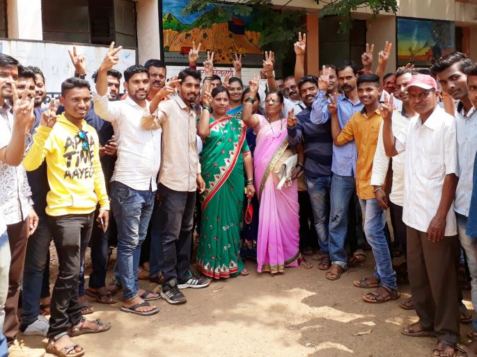 Kusur, Swabhiman flag in the formation of Bhuv, the meeting of the party workers | कुसूर, आखवणे-भोममध्ये स्वाभिमानचा झेंडा, निकालानंतर कार्यकर्त्यांचा जल्लोष Kusur, Swabhiman flag in the formation of Bhuv, the meeting of the party workers | कुसूर, आखवणे-भोममध्ये स्वाभिमानचा झेंडा, निकालानंतर कार्यकर्त्यांचा जल्लोष