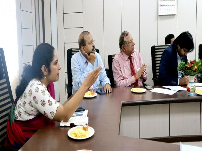 Kolhapur Municipal Corporation was cleaned up as a committee came to evaluate the government's 100 day office reform campaign | Kolhapur: मूल्यमापन समिती आली, महापालिका चकाचक झाली; पायऱ्या चढताना समिती सदस्यांची दमछाक Kolhapur Municipal Corporation was cleaned up as a committee came to evaluate the government's 100 day office reform campaign | Kolhapur: मूल्यमापन समिती आली, महापालिका चकाचक झाली; पायऱ्या चढताना समिती सदस्यांची दमछाक