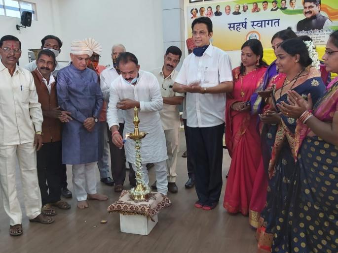 S. Merge T. into the regime, otherwise intense agitation | एस. टी.चे शासनात विलिनीकरण करा, अन्यथा तीव्र आंदोलन S. Merge T. into the regime, otherwise intense agitation | एस. टी.चे शासनात विलिनीकरण करा, अन्यथा तीव्र आंदोलन