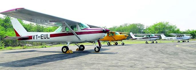 Newly equipped three flights of Nagpur Flying Club | नागपूर फ्लाइंग क्लबची तीन विमाने उड्डाणासाठी नव्याने सज्ज 