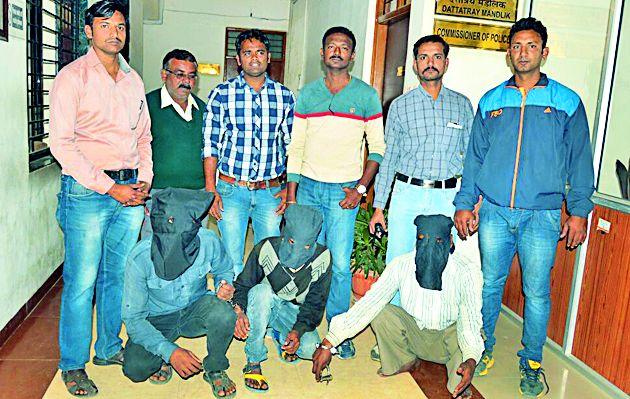 Three more accused in the firing | गोळीबारप्रकरणी आणखी तिघे अटकेत Three more accused in the firing | गोळीबारप्रकरणी आणखी तिघे अटकेत