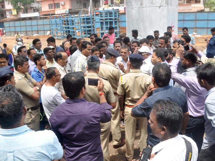 Elgar against Kankavali highway contractor, officials took charge | कणकवलीत महामार्ग ठेकेदारा विरोधात एल्गार, अधिकाऱ्यांना धरले धारेवर Elgar against Kankavali highway contractor, officials took charge | कणकवलीत महामार्ग ठेकेदारा विरोधात एल्गार, अधिकाऱ्यांना धरले धारेवर