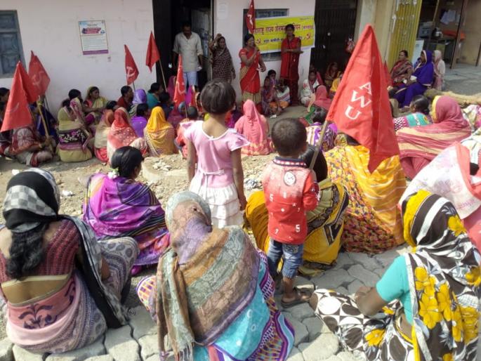 Five fasts in one tent for various demands | विविध मागण्यांसाठी एकाच मंडपात पाच उपोषणे Five fasts in one tent for various demands | विविध मागण्यांसाठी एकाच मंडपात पाच उपोषणे