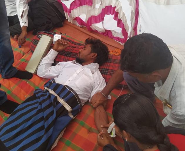 Fasting begins on the third day in case of bogus money loan | बोगस मुद्रा लोन प्रकरणी तिसऱ्या दिवशी उपोषण सुरूच