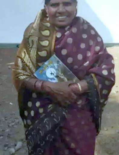 Small-scale platform wins Bimal Bai | अल्पशिक्षित विमलबार्इंनी जिंकले व्यासपीठ Small-scale platform wins Bimal Bai | अल्पशिक्षित विमलबार्इंनी जिंकले व्यासपीठ