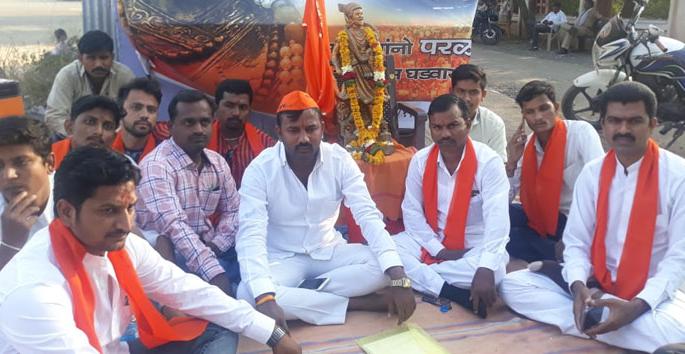 Agitation of Maratha Kranti Morcha | मराठा क्रांती मोर्चाचे परळीत रोखठोक आंदोलन