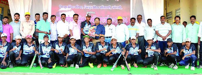 Kolhapur in school baseball competition, Latur winners in girls | शालेय बेसबॉल स्पर्धेत मुलांमध्ये कोल्हापूर, तर मुलींमध्ये लातूर विजेता Kolhapur in school baseball competition, Latur winners in girls | शालेय बेसबॉल स्पर्धेत मुलांमध्ये कोल्हापूर, तर मुलींमध्ये लातूर विजेता