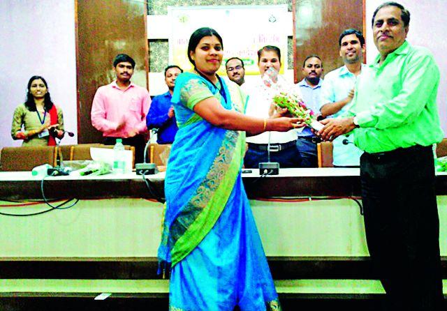 Child support registration through online process | बाल आधार नोंदणी आॅनलाईन प्रक्रियेने