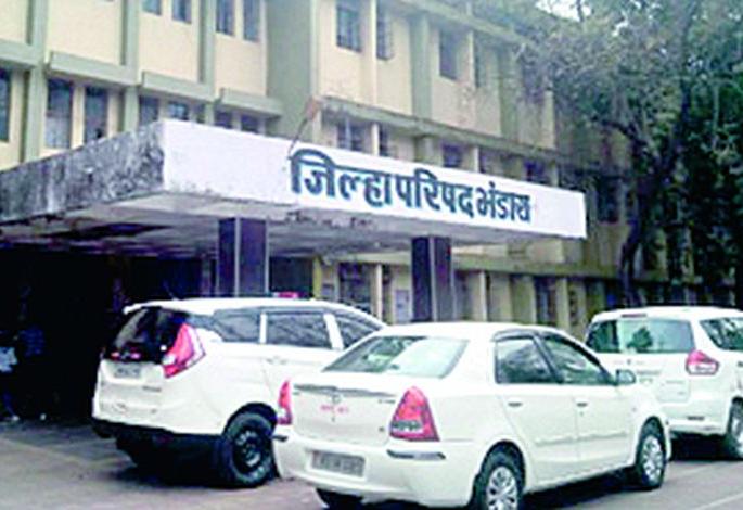 The rights of Zilla Parishad members are being violated | जिल्हा परिषद सदस्यांच्या अधिकारांचे होतेय हनन The rights of Zilla Parishad members are being violated | जिल्हा परिषद सदस्यांच्या अधिकारांचे होतेय हनन