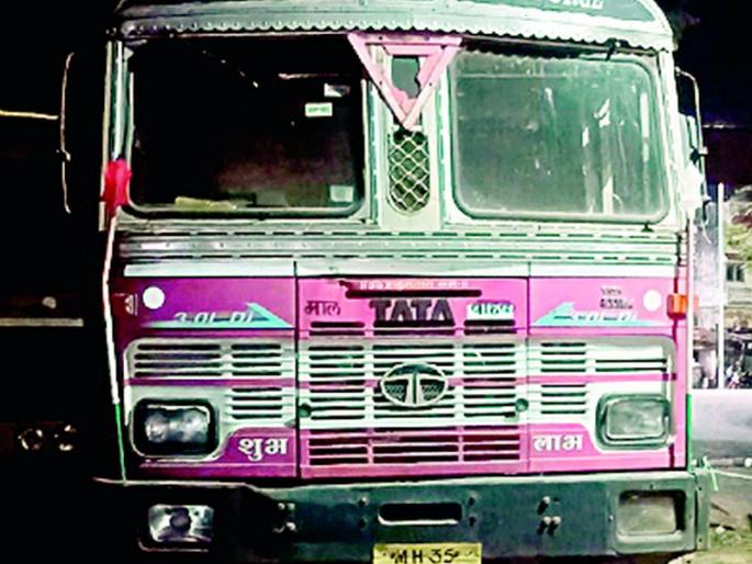 A woman who was visiting her sick parents was killed in a truck crash | आजारी आई-वडिलांच्या भेटीला आलेली महिला ट्रकच्या धडकेत ठार A woman who was visiting her sick parents was killed in a truck crash | आजारी आई-वडिलांच्या भेटीला आलेली महिला ट्रकच्या धडकेत ठार
