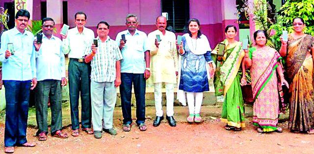 Launching Cleanliness Feedback | स्वच्छता अभिप्राय नोंदविण्याची सुरुवात लाखांदुरातून