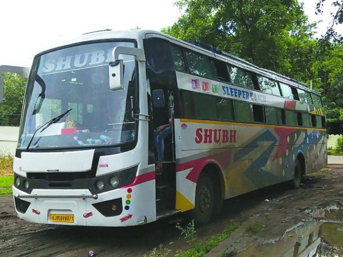 Transportation of passengers without medical examination | वैद्यकीय तपासणी न करताच प्रवाशांची वाहतूक Transportation of passengers without medical examination | वैद्यकीय तपासणी न करताच प्रवाशांची वाहतूक