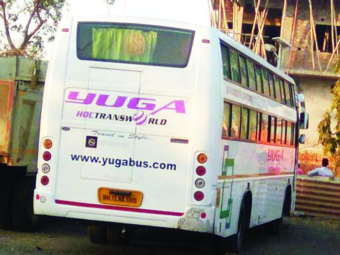 Man on Two-wheeler killed in an accident in Buldhana district | खासगी बसच्या धडकेत दुचाकीस्वार ठार Man on Two-wheeler killed in an accident in Buldhana district | खासगी बसच्या धडकेत दुचाकीस्वार ठार