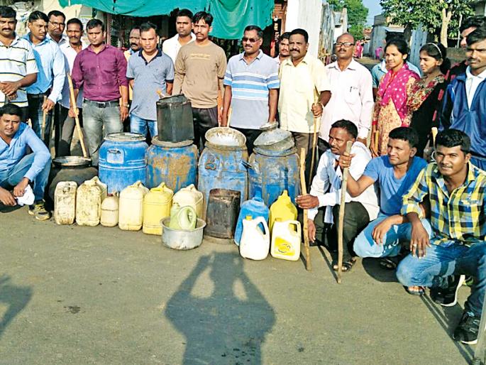 The barge on the handbath at Baranj Tanda | बरांज तांडा येथील हातभट्टीवर धाड The barge on the handbath at Baranj Tanda | बरांज तांडा येथील हातभट्टीवर धाड