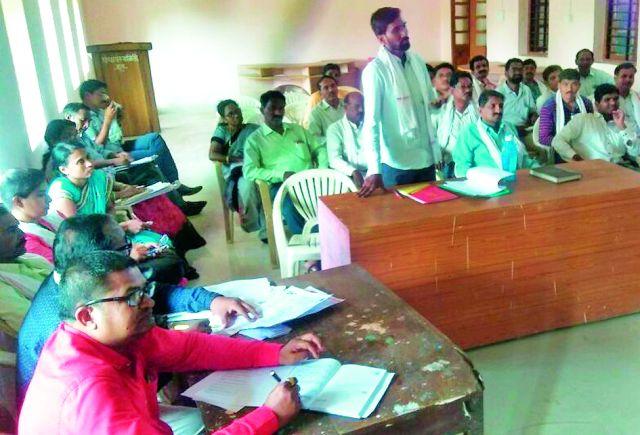 The teacher's questions will be sorted out | शिक्षकांचे प्रश्न मार्गी लागणार The teacher's questions will be sorted out | शिक्षकांचे प्रश्न मार्गी लागणार