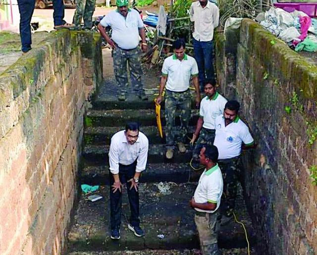 Municipal initiative to clean the ancient vihans | प्राचीन विहीर स्वच्छतेसाठी मनपाचा पुढाकार Municipal initiative to clean the ancient vihans | प्राचीन विहीर स्वच्छतेसाठी मनपाचा पुढाकार