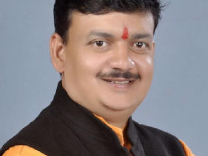 Priority of irrigation and industry issues with tribals | आदिवासींसह सिंचन व उद्योगांच्या प्रश्नांना प्राधान्य Priority of irrigation and industry issues with tribals | आदिवासींसह सिंचन व उद्योगांच्या प्रश्नांना प्राधान्य