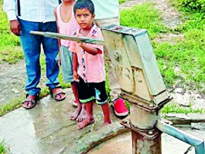 There will be a survey of 14971 water resources in the district | जिल्ह्यातील १४,९७१ पाणीस्रोतांचे होणार सर्वेक्षण There will be a survey of 14971 water resources in the district | जिल्ह्यातील १४,९७१ पाणीस्रोतांचे होणार सर्वेक्षण