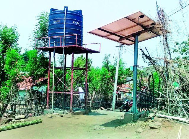 Water supply on solar energy in Ballarpur taluka is closed | बल्लारपूर तालुक्यातील सौर ऊर्जेवरील पाणीपुरवठा बंद Water supply on solar energy in Ballarpur taluka is closed | बल्लारपूर तालुक्यातील सौर ऊर्जेवरील पाणीपुरवठा बंद