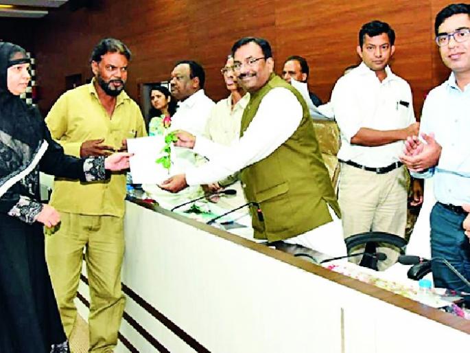 Bright future for autorickshaw drivers through the welfare board | कल्याणकारी मंडळाच्या माध्यमातून आॅटोरिक्षा चालकांचे भविष्य उज्ज्वल