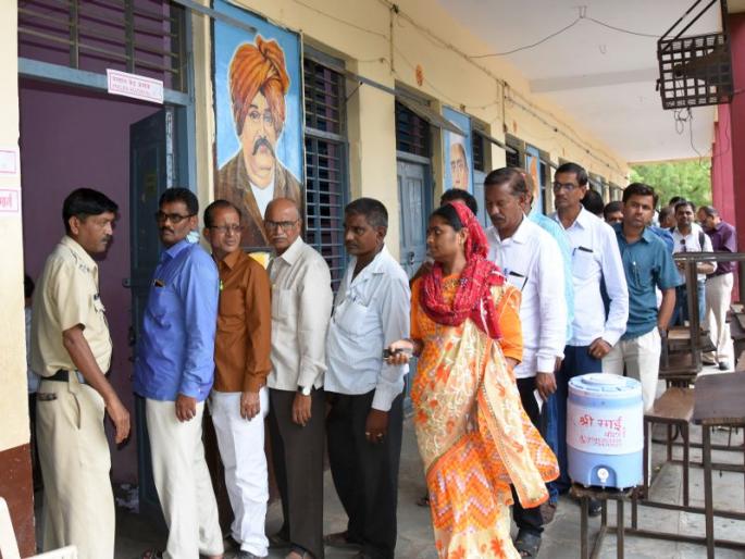 Voting for 11 per cent voter turnout for teacher voters | शिक्षक मतदार संघासाठी ११ पर्यंत ३२ टक्के मतदान Voting for 11 per cent voter turnout for teacher voters | शिक्षक मतदार संघासाठी ११ पर्यंत ३२ टक्के मतदान