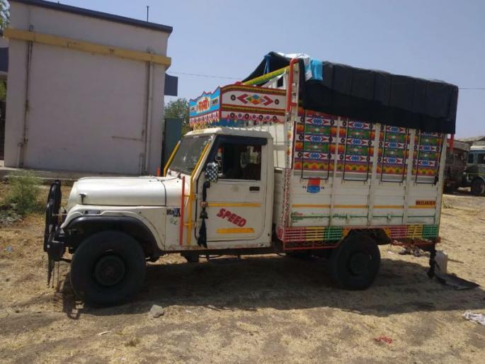 Meat seized in LCB raids in Dhule | धुळ्यात एलसीबीच्या छाप्यात मांस जप्त Meat seized in LCB raids in Dhule | धुळ्यात एलसीबीच्या छाप्यात मांस जप्त