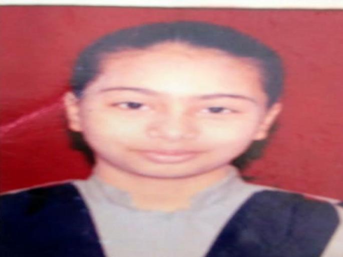 Schoolgirl dies in truck collision | धुळ्यात ट्रकच्या धडकेत शाळकरी मुलीचा मृत्यू Schoolgirl dies in truck collision | धुळ्यात ट्रकच्या धडकेत शाळकरी मुलीचा मृत्यू