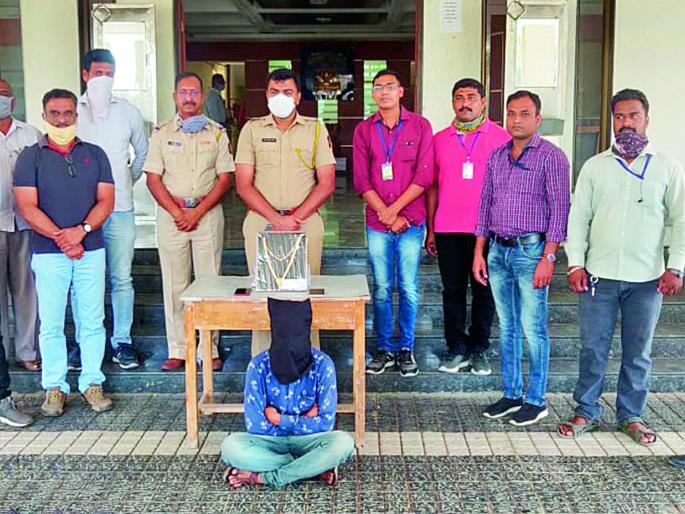 For the sake of Parsha's friendship, Archie of the town became Sairat | परशाच्या मैत्रीखातर नगरची आर्ची सैराट झाली़