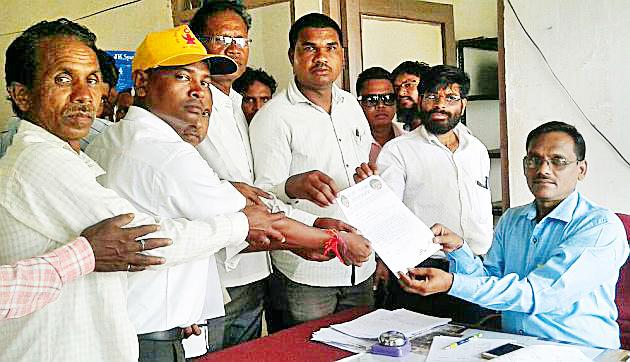 Give the amount of taxpayer royalties | तेंदूपत्ता रॉयल्टी रक्कम द्या